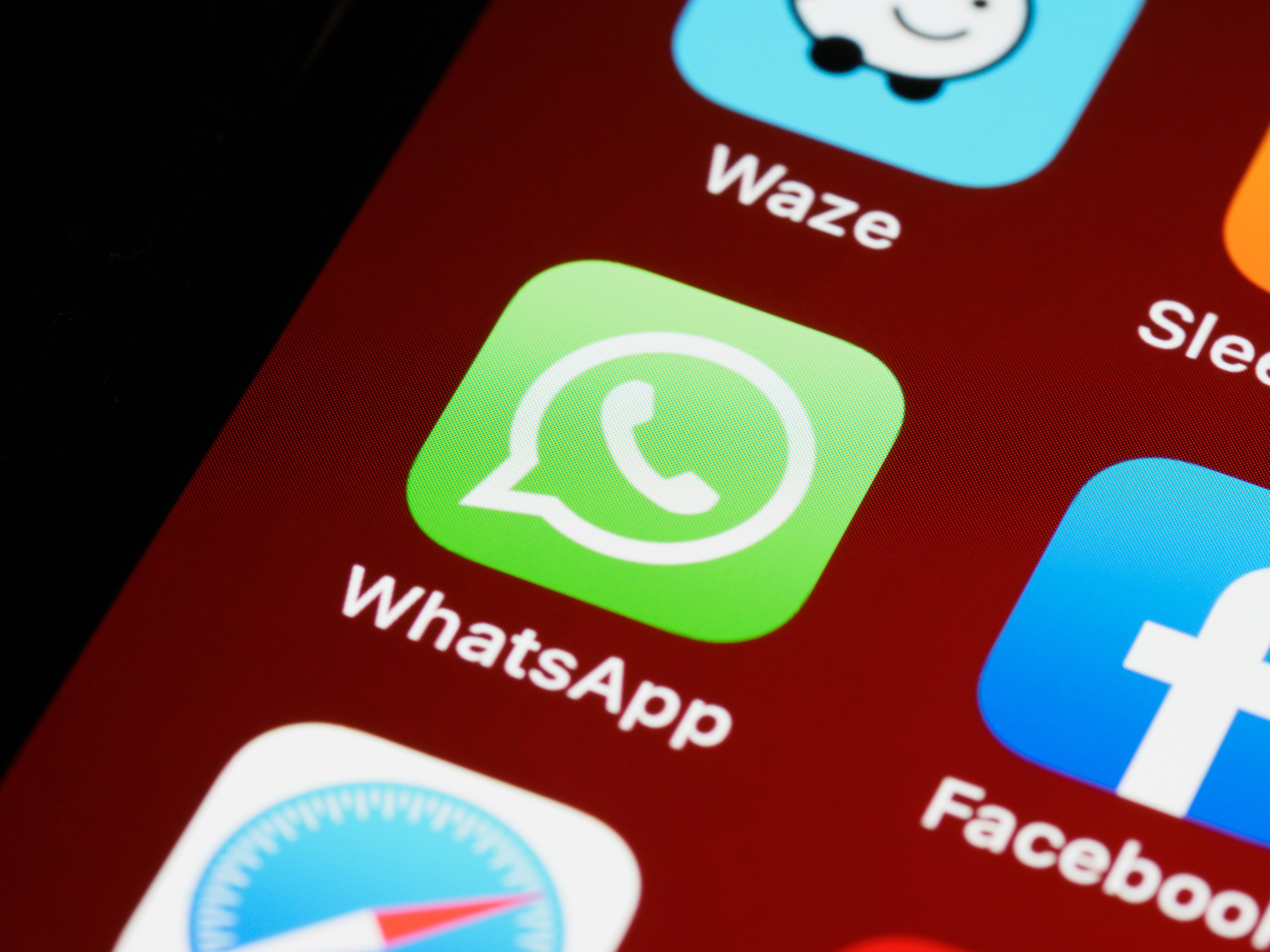 whatsapp手机端,whatsapp手机端怎么自动翻译